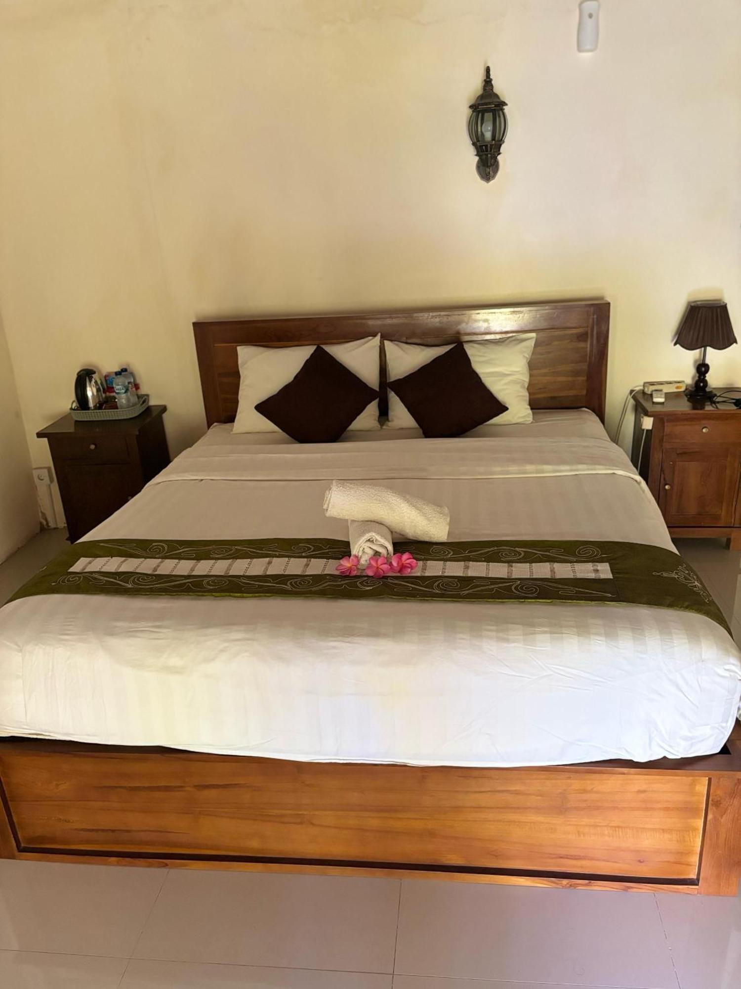 Kubu Artha Bungalow Nusa Penida Ped Kültér fotó