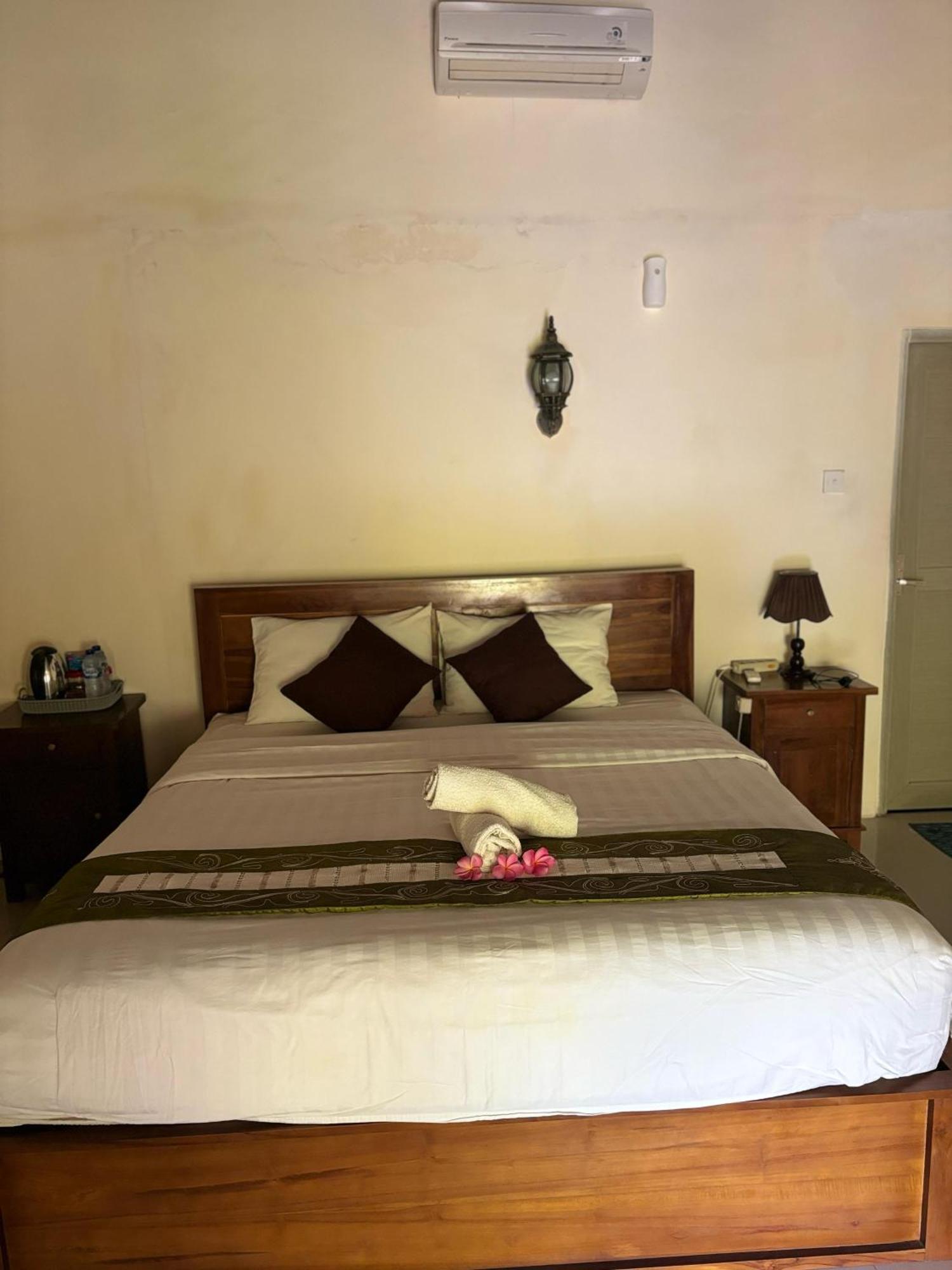 Kubu Artha Bungalow Nusa Penida Ped Kültér fotó
