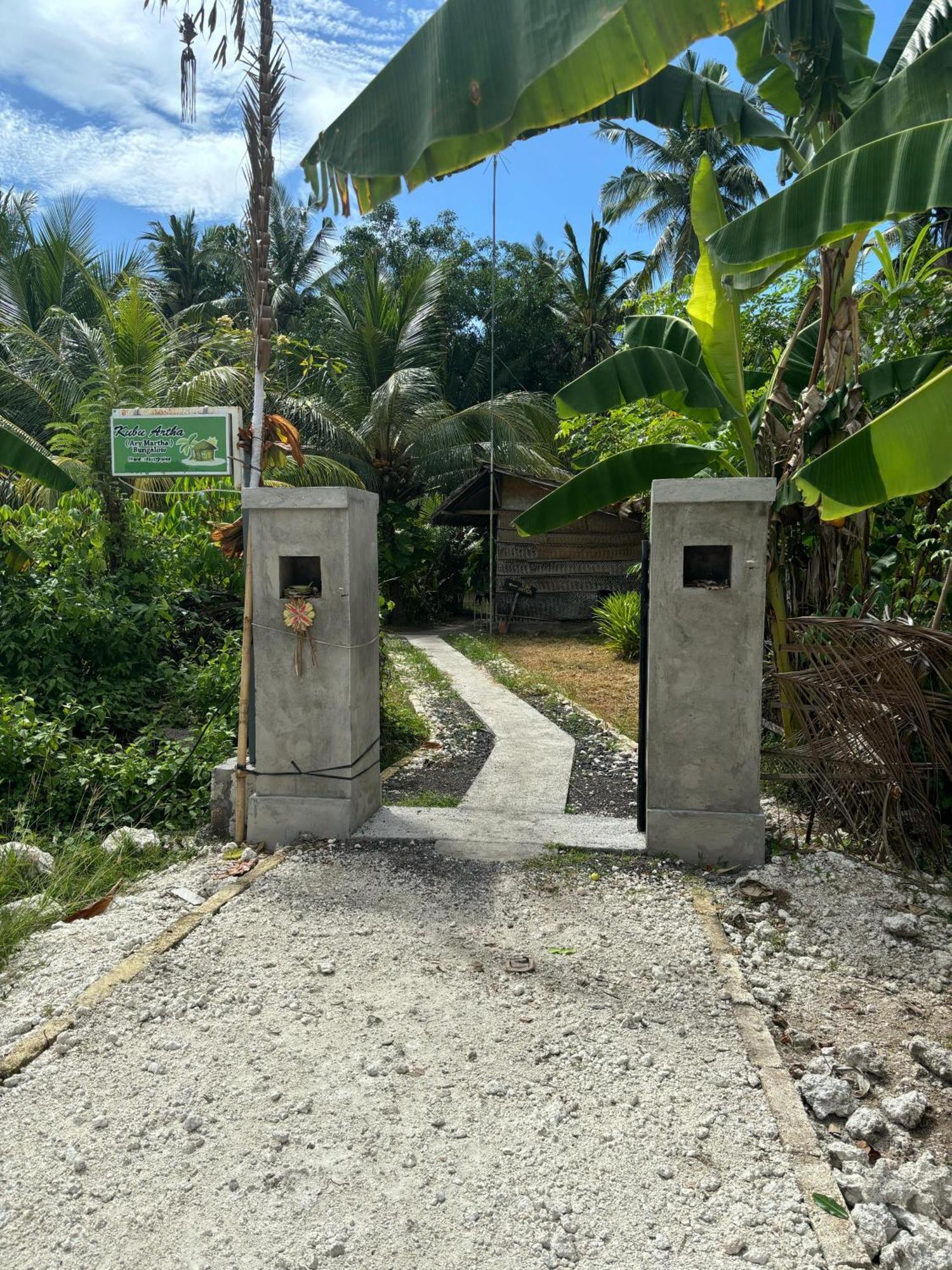 Kubu Artha Bungalow Nusa Penida Ped Kültér fotó